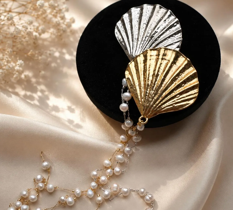 Gold Seashell Pearl Hair Clip, Bridal Wedding Accessory, Mermaid Beach Hair Piece